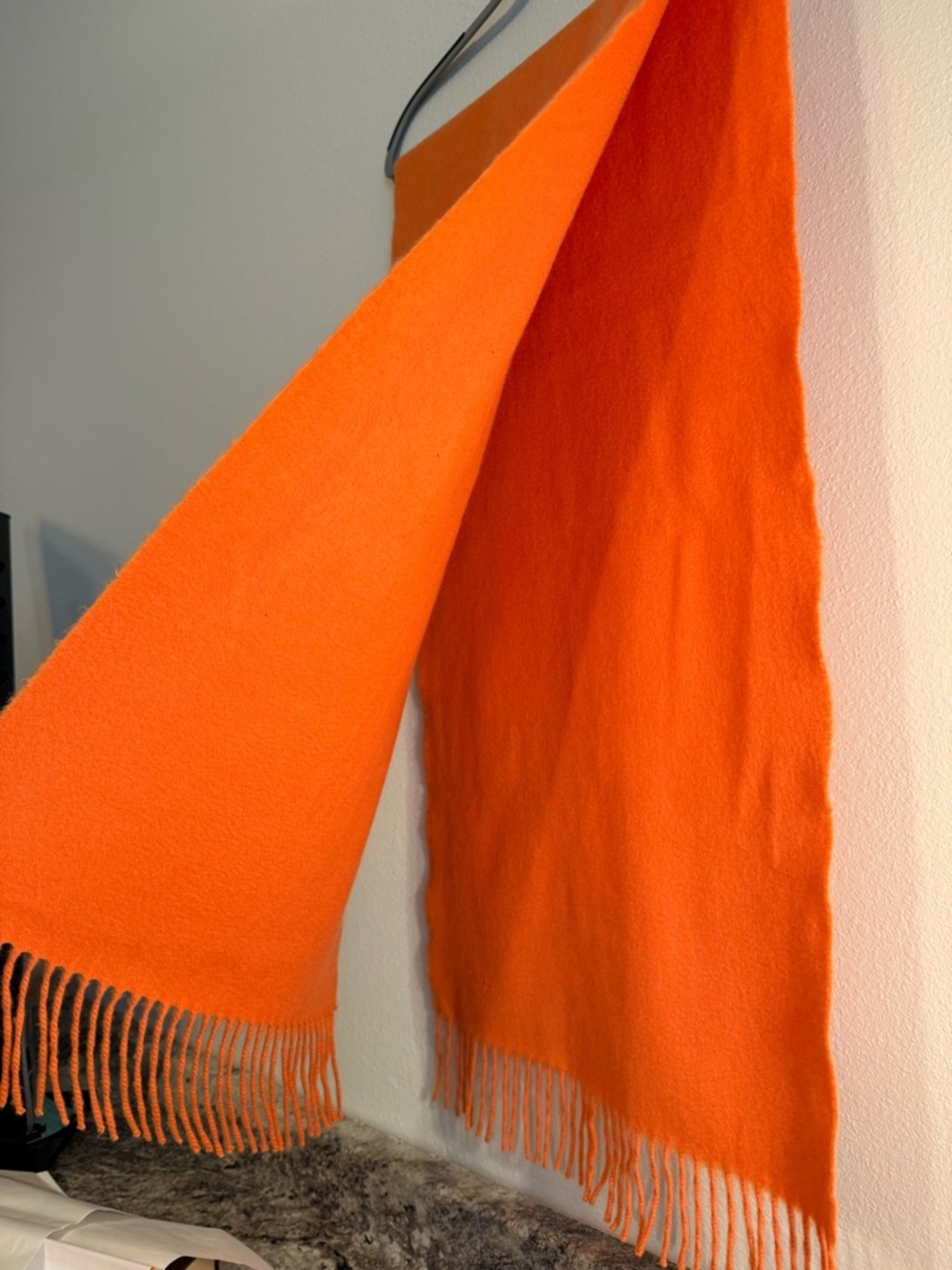 Authentic Hermès Cashmere scarf in box with ribbon - Picture 9 of 14